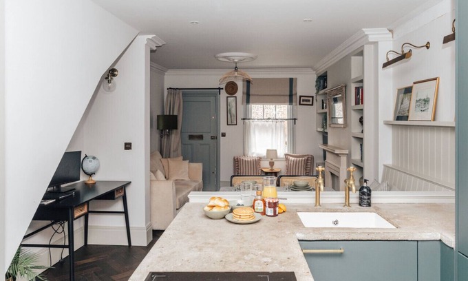 Henley-on-Thames House | The Emerald - Central Henley, 2 Bedroom House