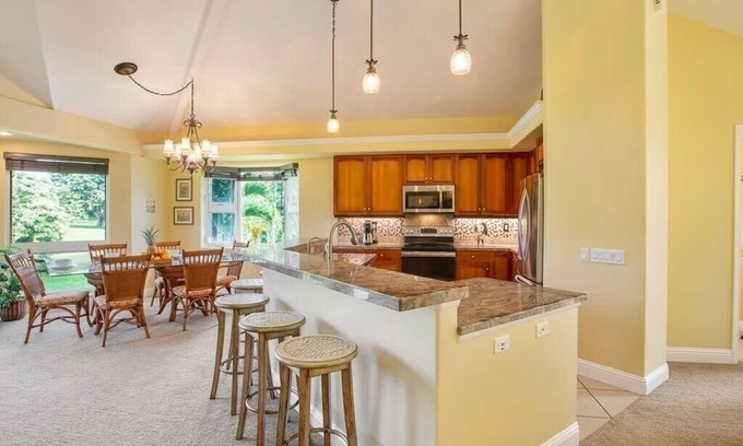 Princeville House | The Emerald Lotus ~ Heated Pool ~ Jacuzzi ~ Golf