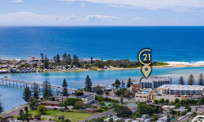 The Entrance Apartment | The Entrance Waterfront, Unit 305