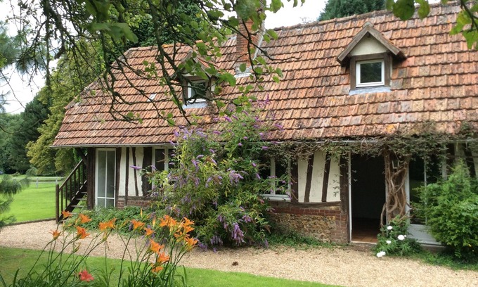 Boulleville House | The epicurean, pretty Normandy house quiet