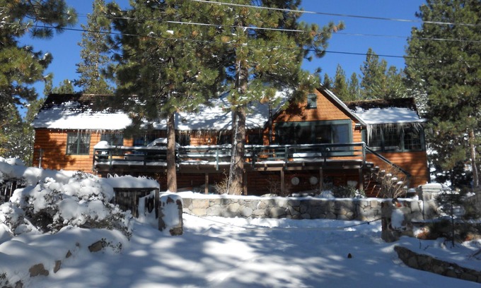 Zephyr Cove Cabin | The epitome of rustic charm with modern amenities.