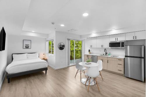 Fremont Apartment | The Equinox