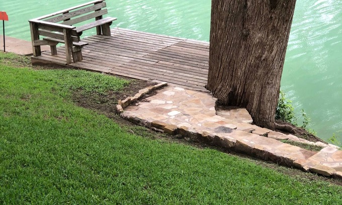 New Braunfels House | The Escape.On the Guadalupe River.