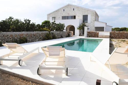 Mahon House | The essence of Menorca in a unique country house
