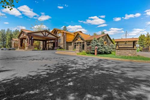 McCall Hotel | The Evergreen Hotel