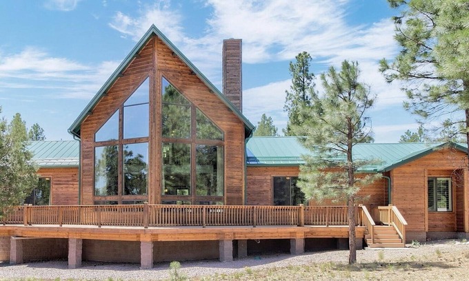 Happy Jack Cabin | The EXECUTIVE LEVEL retreat for families and outdoor lovers in Happy Jack, AZ!
