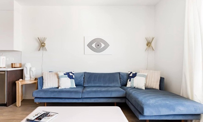 Carthay Circle Condo | The Eye One-Bedroom Suite