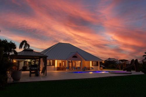 Lowlands Villa | The Fairway 6BRFamilyVilla 20-24ppl Pool Slide Tub