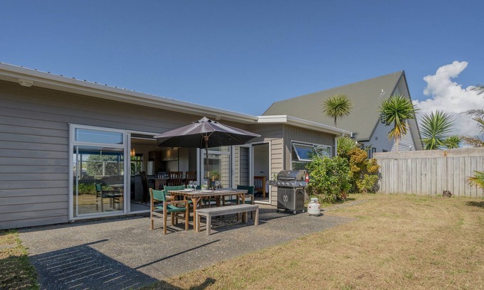 Matarangi House | THE FAIRWAY - MATARANGI HOLIDAY HOME, family friendly in Matarangi