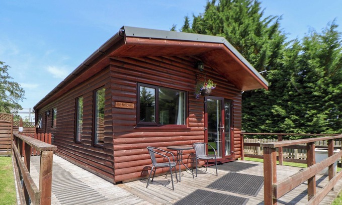 Saint Asaph Cottage | THE FALLOWS, pet friendly, country holiday cottage in St Asaph