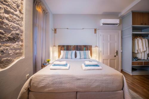 Old Town Apartment | The "Fan" studio in the heart of Old Corfu Town