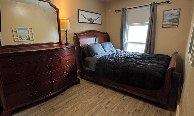 Lancaster Apartment | “The Farm” 2-bedroom apartment in Lancaster with AC