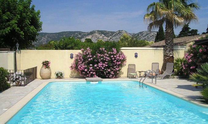 Cheval-Blanc Other | The farmhouse Olive en Provence for 6 people: two outbuildings: house + studio