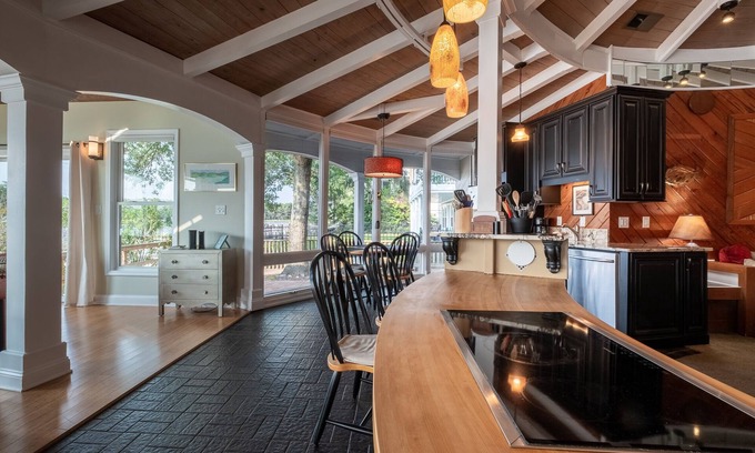 Long Beach House | The Ferguson Cottage