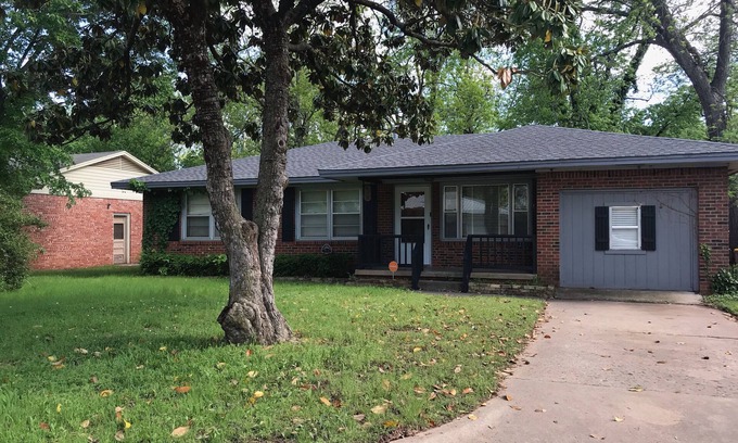 Stillwater House | The Field House- Sleeps 10