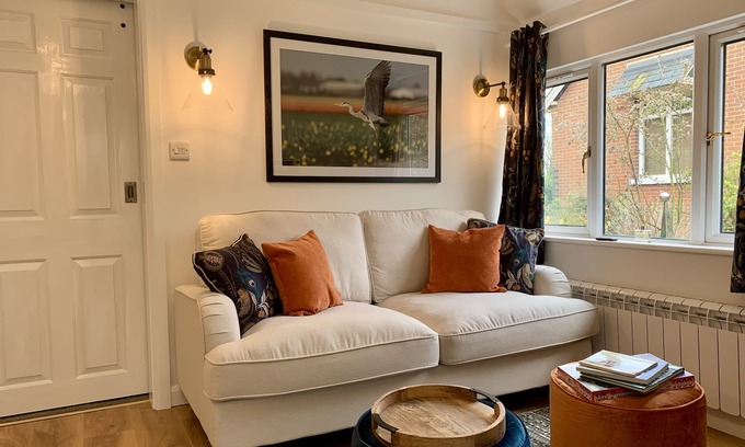 Halvergate House | The Fieldhouse: Rural quiet, central to everything the Norfolk Broads Offers