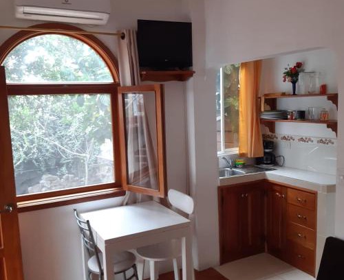 Bahia de la Academia House | The Finch House (La Casa del Pinzón)