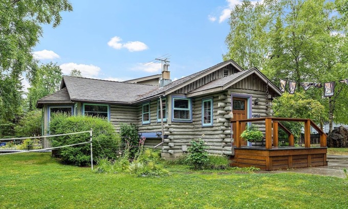 Fairview House | The Fireweed House - Historic Custom Mural Home