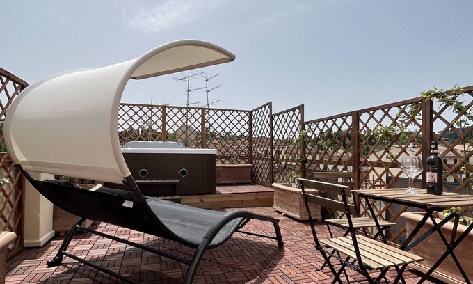 Oltrarno Apartment | The first one - jacuzzi and panoramic view