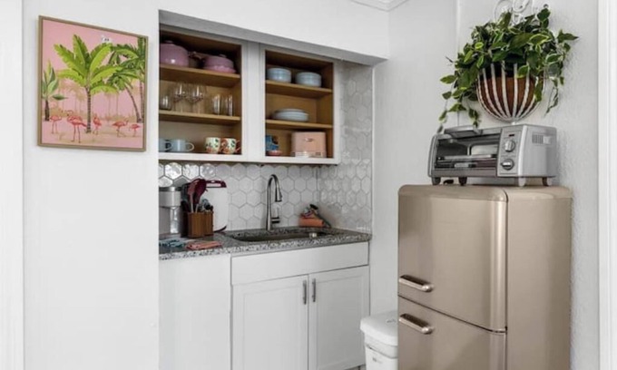 Melbourne Apartment | The Flamingo Room