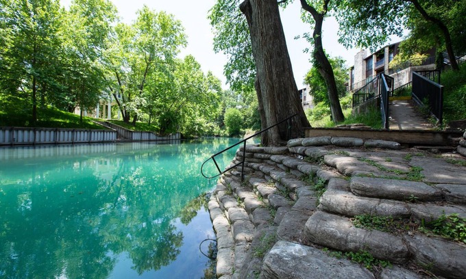 New Braunfels Condo | THE FLOAT INN 3! Across from Schlitterbahn! Walk to Downtown New Braunfels!