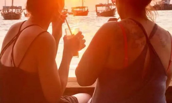 Tunguu Boat Rental | The Floating Bungalow in Stone Town Zanzibar