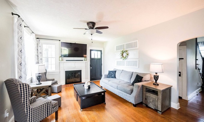 Lynchburg House | THE FORT- Cozy Home Centered In The Heart Of Lynchburg!