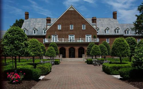 Norfolk - Virginia Beach Hotel | The Founders Inn & Spa Tapestry Collection By Hilton
