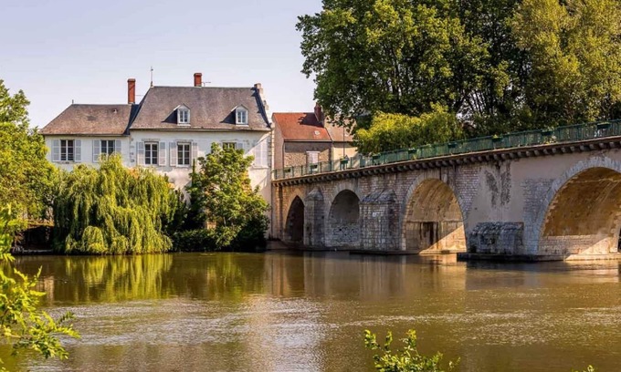 Saint-Hilaire-Saint-Mesmin Apartment | The Tiny House on the banks of the Loiret river