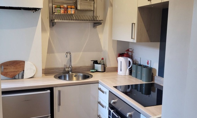 Troon Apartment | The Fullarton - Coorie Doon Stays