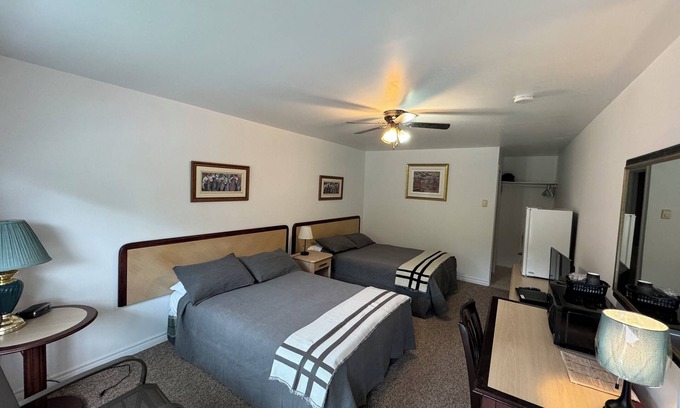 Curryville Hotel | The Fundy Rocks Resort Standard Room Waterview Property