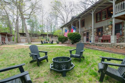 Waynesville Villa | The Furry Main Lodge