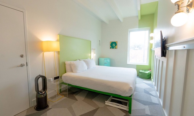 East Hill Hotel | The Gallatin 316, Colorful Boutique Hotel