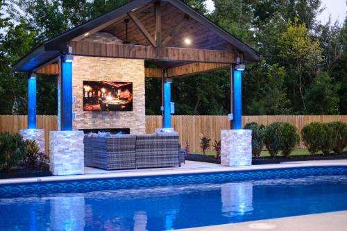 Lake Charles House | The Gambler