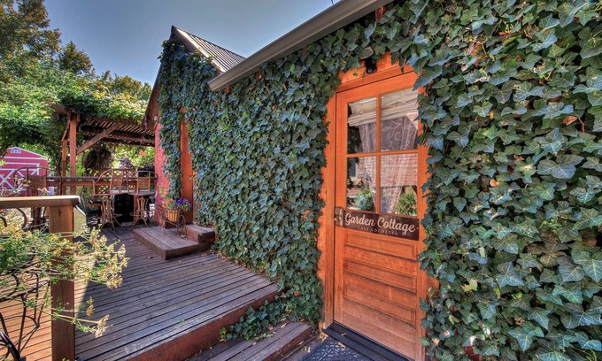 Moab House | The Garden Cottage (Cali Cochitta)