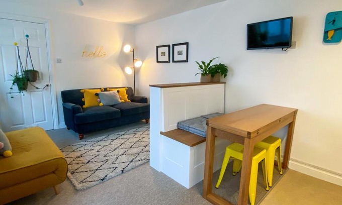 Exmouth Apartment | The Garden Flat