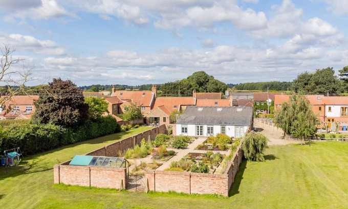Low Catton Cottage | The Garden House in Low Catton