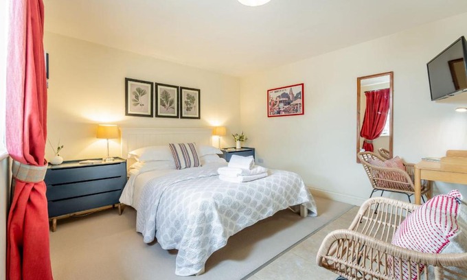 East Dean and Friston Cabin | The Garden Room