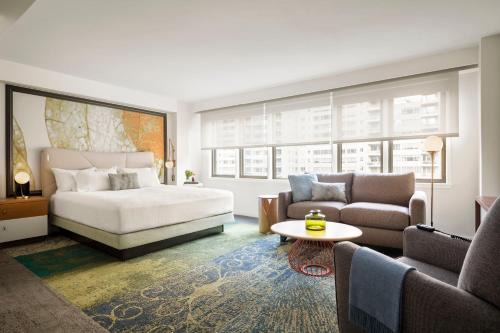Central Park South Hotel | The Gardens Sonesta ES Suites New York