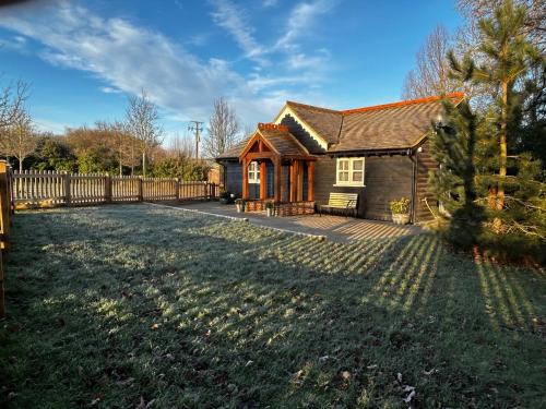 Howlett End House | The Gate Lodge