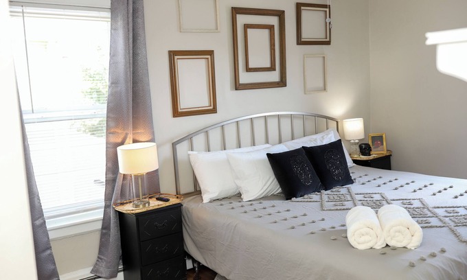 Salem Apartment | The Gatehouse at Castle Hill