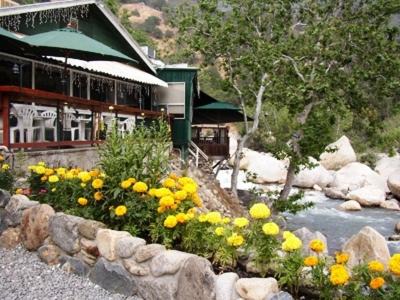 Three Rivers Cabin | The Gateway Restaurant & Lodge