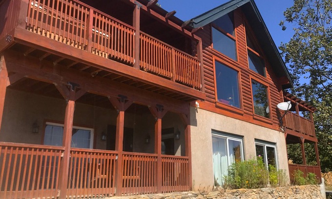 Gatlinburg Cabin | The Gatlinburg Lodge