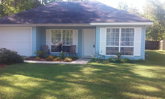 Diamondhead House | The Geographer’s Cottage