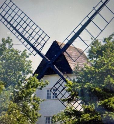 Chorlton-by-Backford House | The Gibbet Windmill pet friendly home & paddock