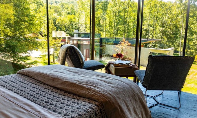 Rabun Gap House | The Glass Cabin - A Perfect Romantic Getaway