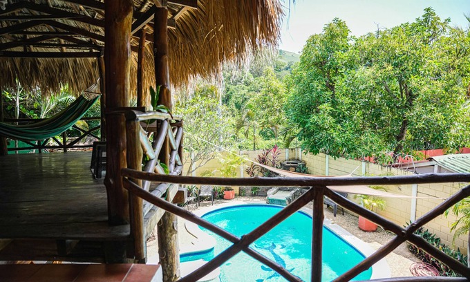Tamanique House | THE GLASS HOUSE! beautifully decorated beach home in Atami!