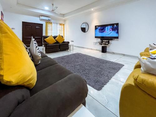 Adenta Apartment | The Glenn House
