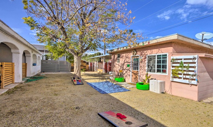 Las Vegas Apartment | 'The Goat Hut' Studio: 11 Mi to Las Vegas Strip!