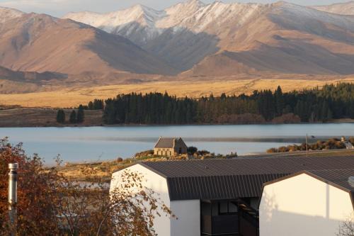 Lake Tekapo Hotel | The Godley Hotel